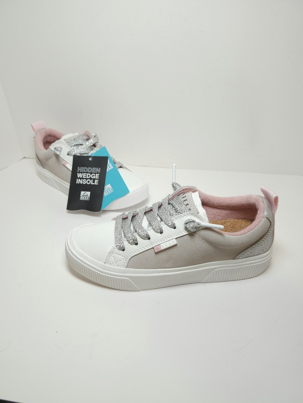 Reef Womens Lay Day Dawn Sneakers Shoes Leather Size 6.5 NEW White Grey